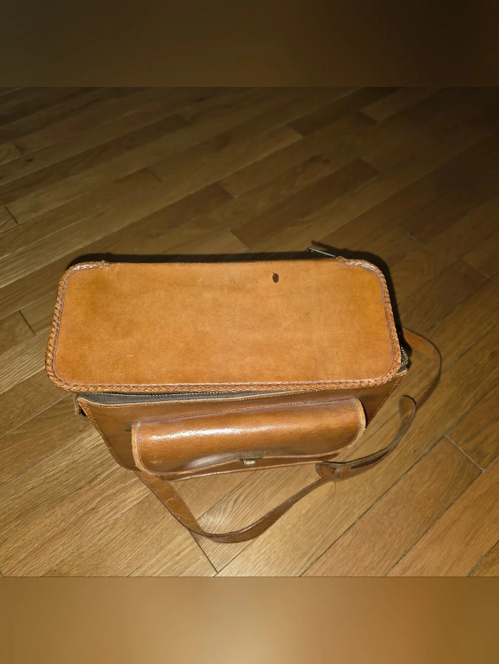 VINTAGE CAMERA BAG Leather Messenger Bag for Men CLEAN NO ODORS AMAZING
